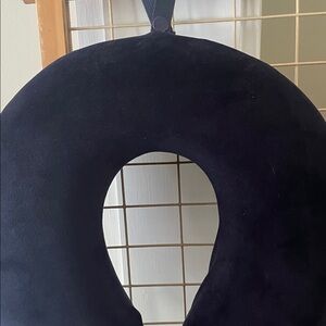 Luxurious Black U-Shaped Neck Pillow